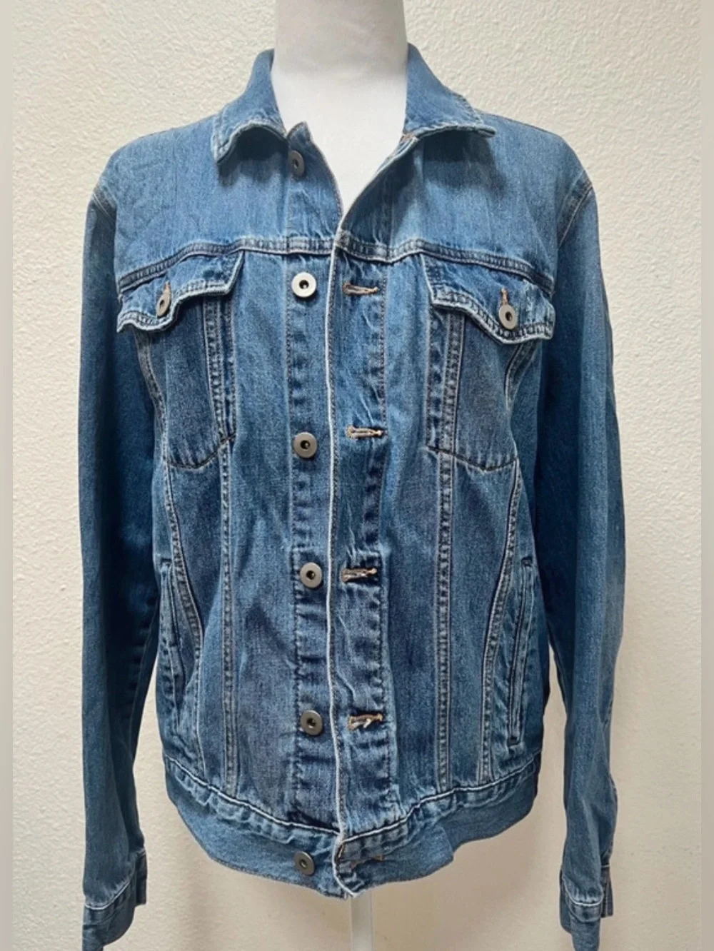 Forever 21 Men's Medium Blue Denim Jacket